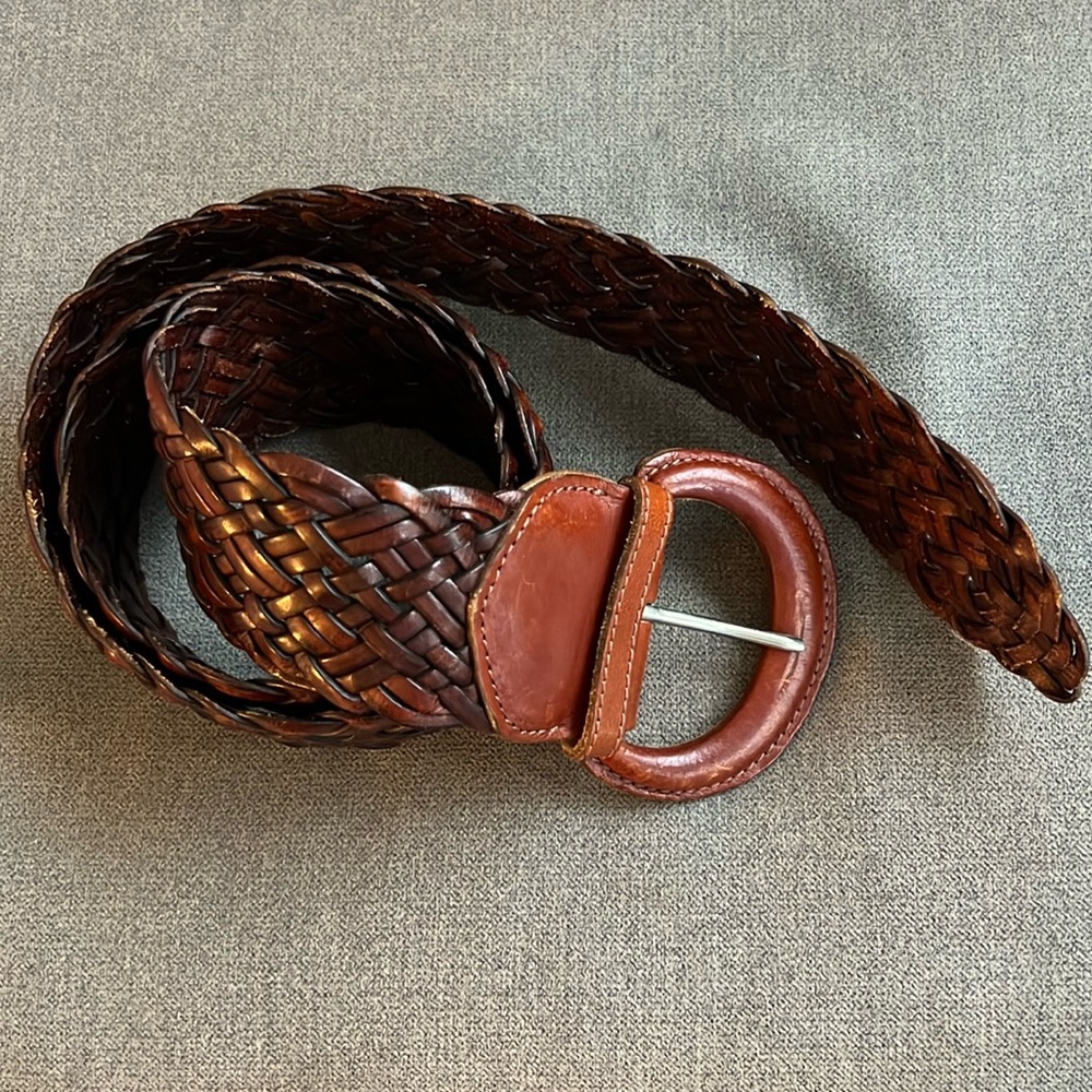 Theory brown women’s woven wide belt. Size M/L. Great condition!